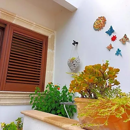 Bed & Breakfast Mama Dami Maruggio